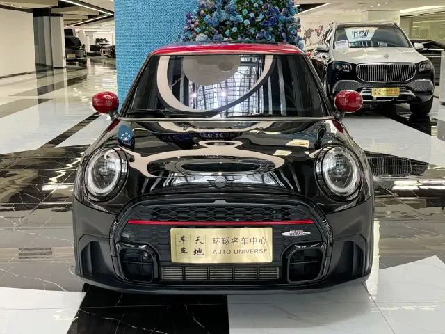 MINI Hatch — Фото автомобиля 2