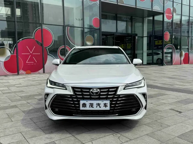 Toyota Avalon — Фото автомобиля 2