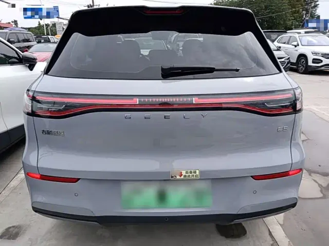 Geely Galaxy E5 — Фото автомобиля 5