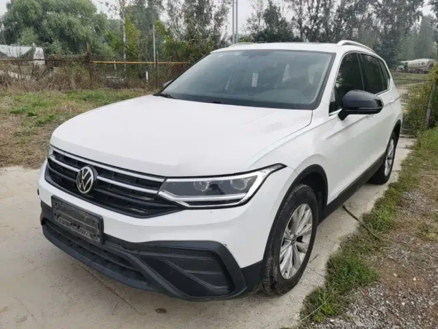 Фотография автомобиля — Volkswagen Tiguan L