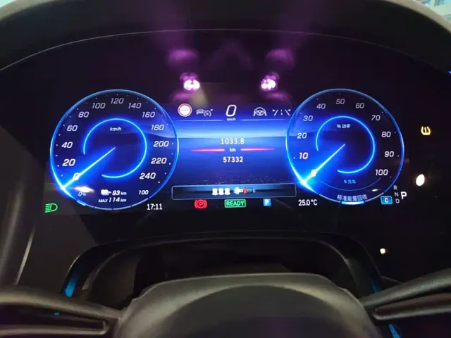 Mercedes-Benz EQS — Фото автомобиля 16