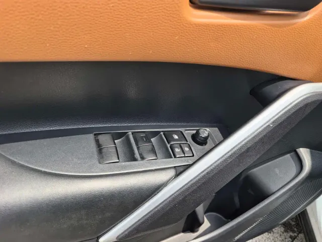 Toyota Corolla Cross — Фото автомобиля 12