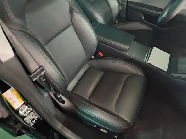 Tesla Model 3 — Фото автомобиля 24