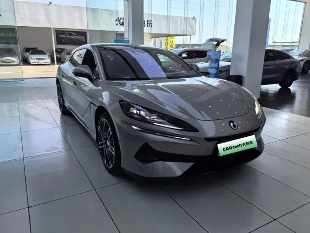 Denza Z9GT — Фото автомобиля 2