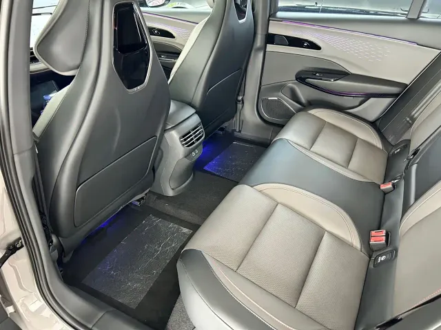 Hongqi EH7 — Фото автомобиля 9