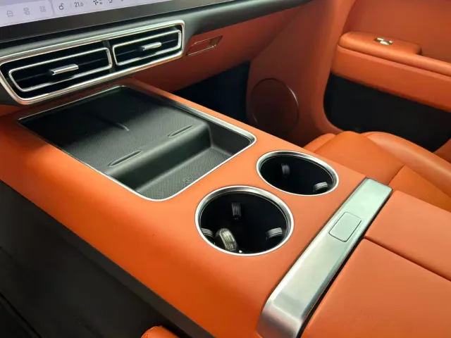 Li Auto L7 — Фото автомобиля 7