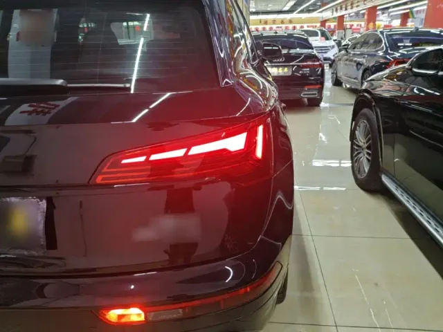 Audi Q5L — Фото автомобиля 7