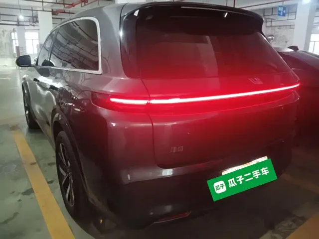 Li Auto L8 — Фото автомобиля 4