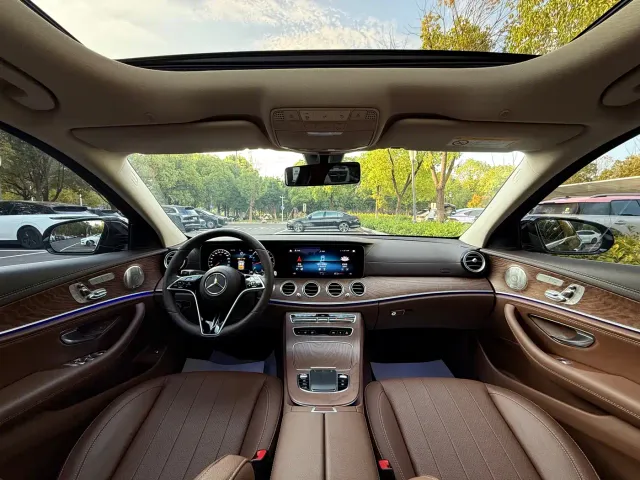 Mercedes-Benz E-Class — Фото автомобиля 13