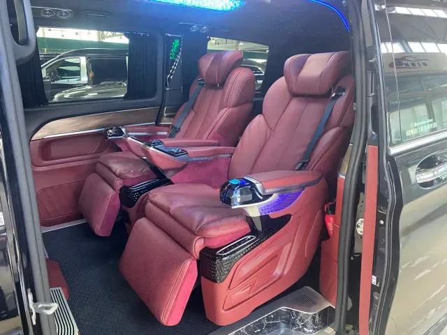 Mercedes-Benz V-Class — Фото автомобиля 11