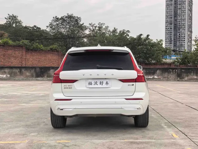 Volvo XC60 — Фото автомобиля 7