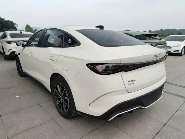 BYD Seal 06 — Фото автомобиля 24