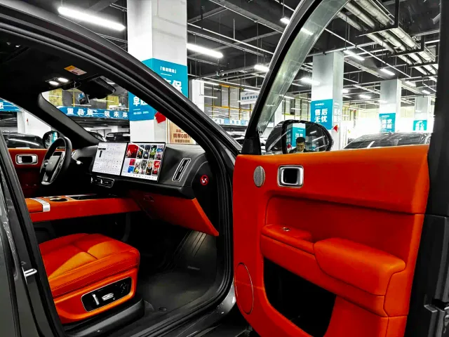 Li Auto L9 — Фото автомобиля 9