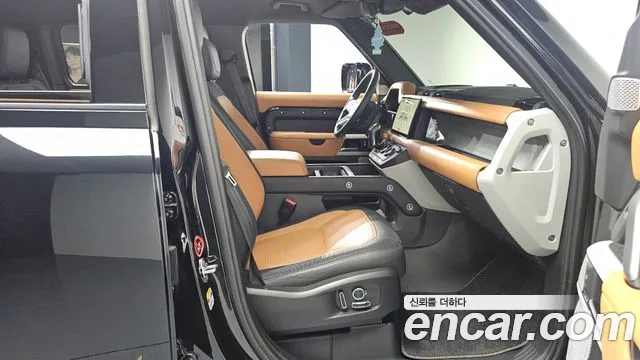 Land Rover Defender — Фото автомобиля 11
