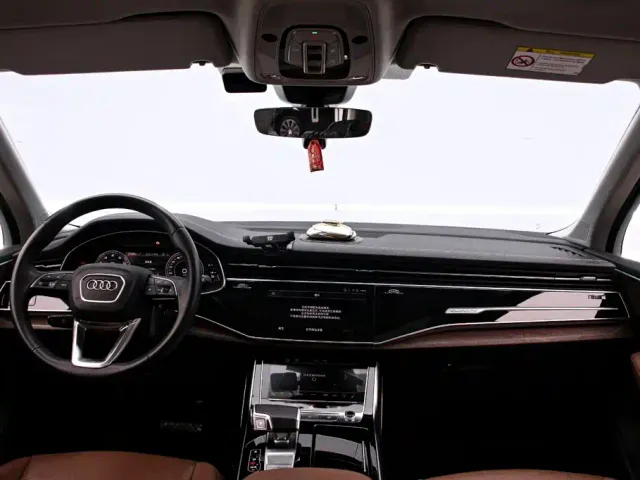 Audi Q7 — Фото автомобиля 5