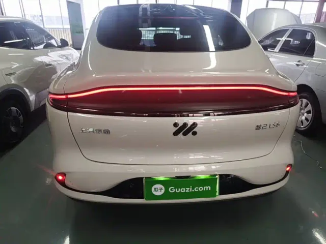 IM Motors LS6 — Фото автомобиля 5