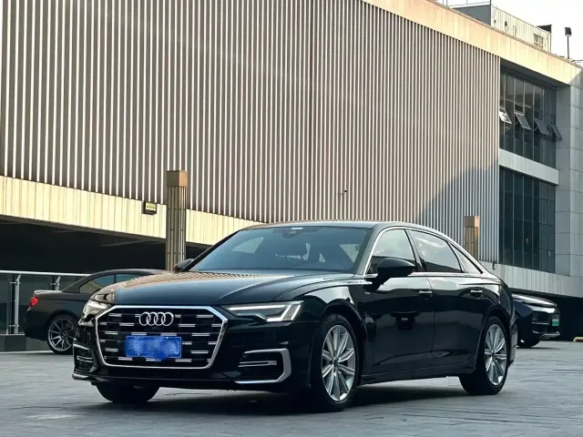 Фотография автомобиля — Audi A6L