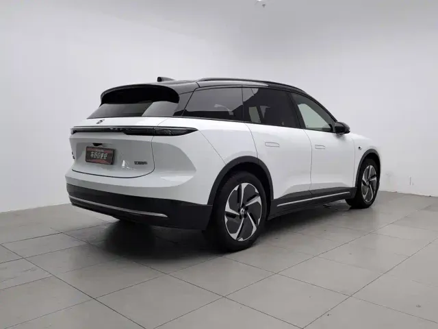 Nio ES6 — Фото автомобиля 2