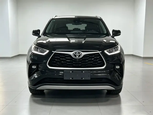 Toyota Highlander — Фото автомобиля 2