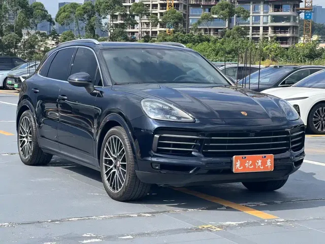 Porsche Cayenne — Фото автомобиля 2