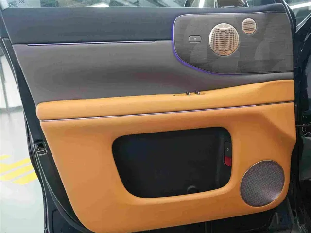 IM Motors LS8 — Фото автомобиля 11
