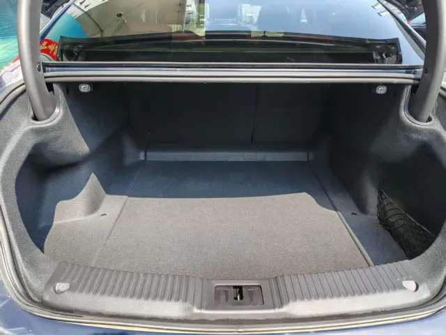 Hongqi H5 — Фото автомобиля 7