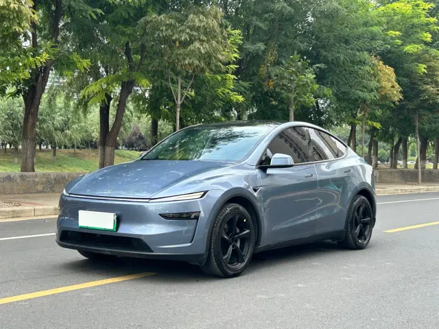 Фотография автомобиля — Tesla Model Y