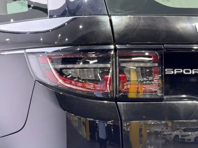 Land Rover Discovery Sport — Фото автомобиля 8