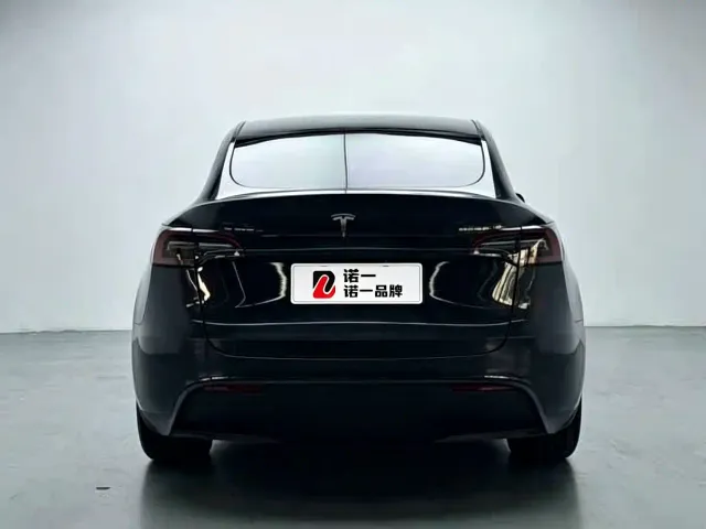 Tesla Model Y — Фото автомобиля 5
