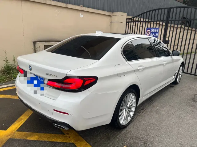 BMW 5 Series — Фото автомобиля 4