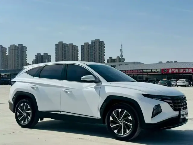 Hyundai Tucson — Фото автомобиля 3