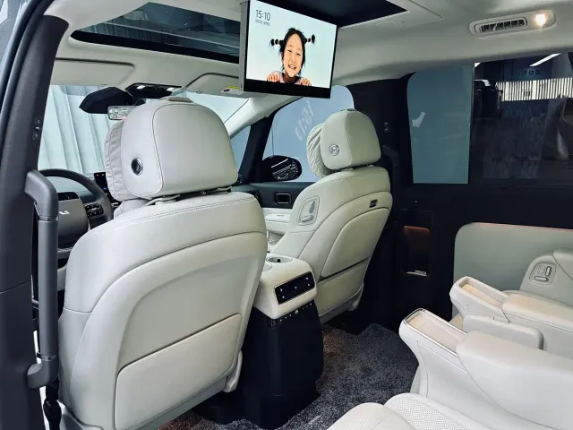 Li Auto MEGA — Фото автомобиля 9