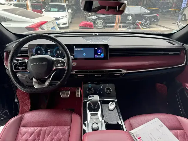 Jetour Jetour X70 PLUS 2023 1.6T DCT Champion PRO 7-seater — Фото автомобиля 9