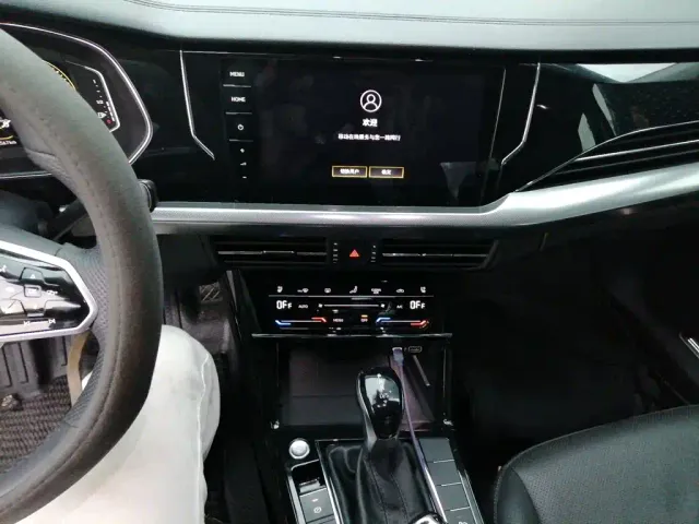 Volkswagen Passat — Фото автомобиля 14