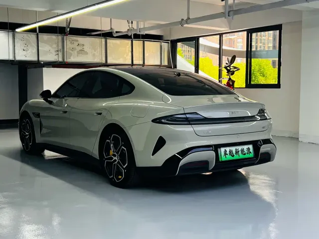 Xiaomi SU7 — Фото автомобиля 13