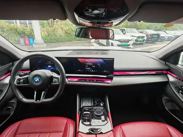 BMW i5 — Фото автомобиля 16