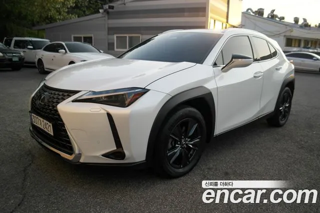 Lexus UX UX300h — Фото автомобиля 5