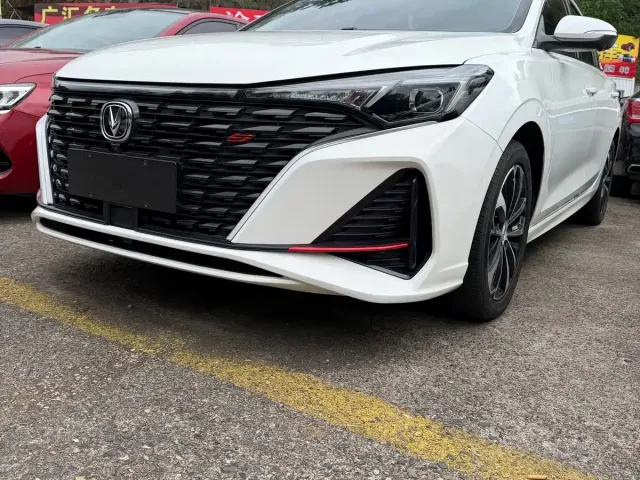 Changan Eado — Фото автомобиля 3