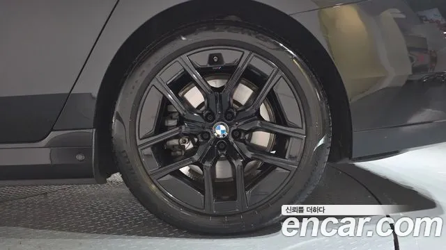 BMW i7 G70 — Фото автомобиля 6