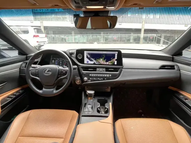 Lexus ES — Фото автомобиля 6