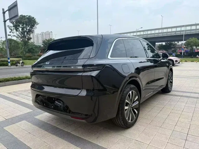 Li Auto L6 — Фото автомобиля 2