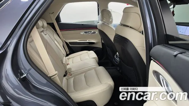 Genesis GV70 — Фото автомобиля 17