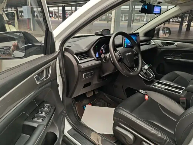 Haval M6 — Фото автомобиля 15