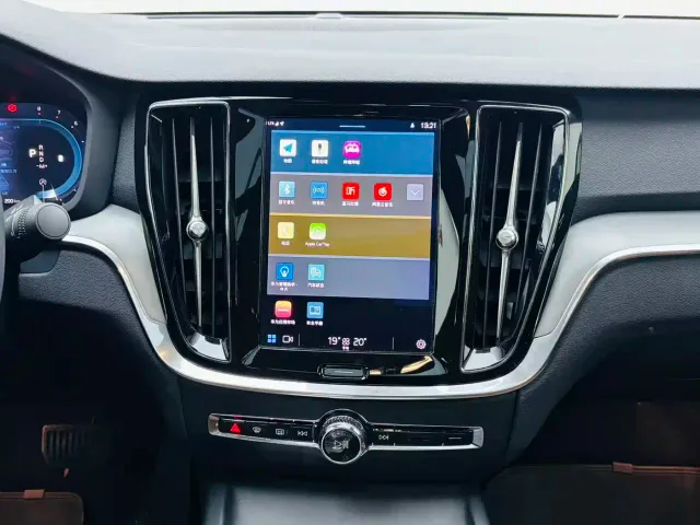 Volvo S60 — Фото автомобиля 13