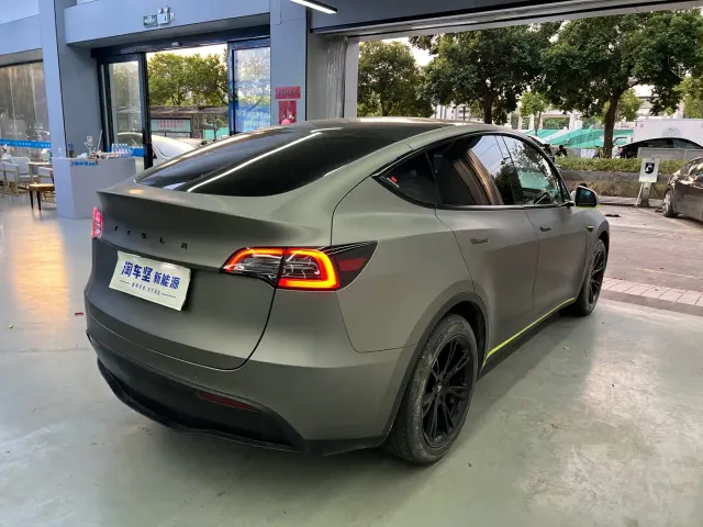 Tesla Model Y — Фото автомобиля 4