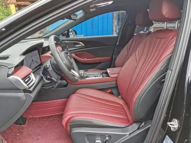 Hongqi H5 — Фото автомобиля 5