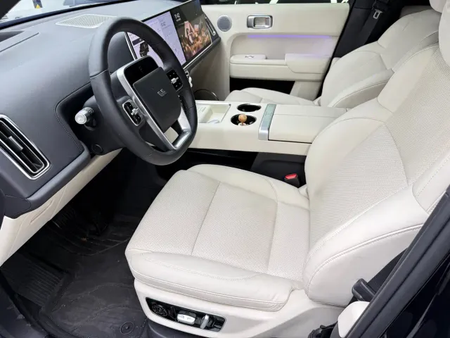 Li Auto L9 — Фото автомобиля 6