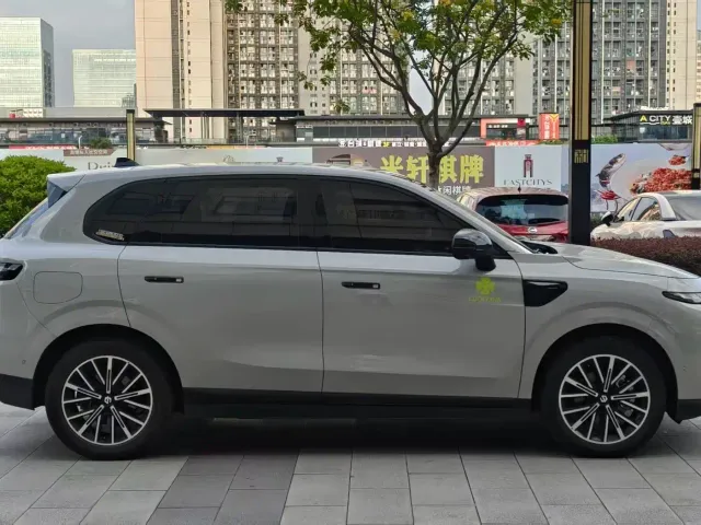Leapmotor B10 — Фото автомобиля 3
