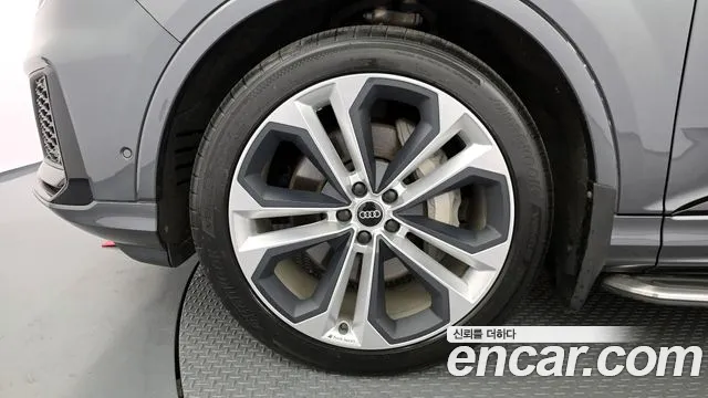 Audi Q7 55 TFSI quattro Premium — Фото автомобиля 5