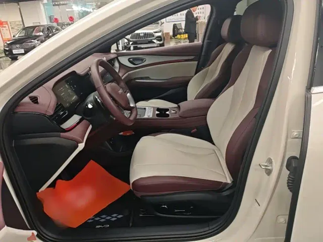 BYD Seal 07 DM-i — Фото автомобиля 14
